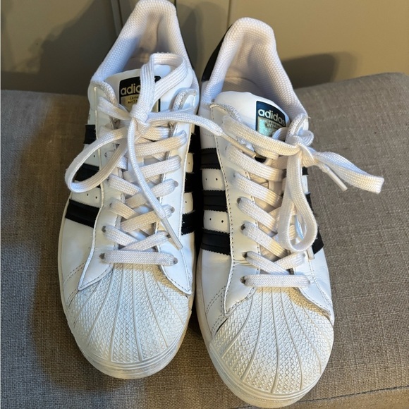 Adidas Original Superstar Foundation in White & Black Sz 8.5 main image 5